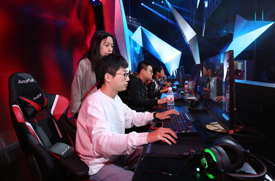 力求让队员 力求让队员